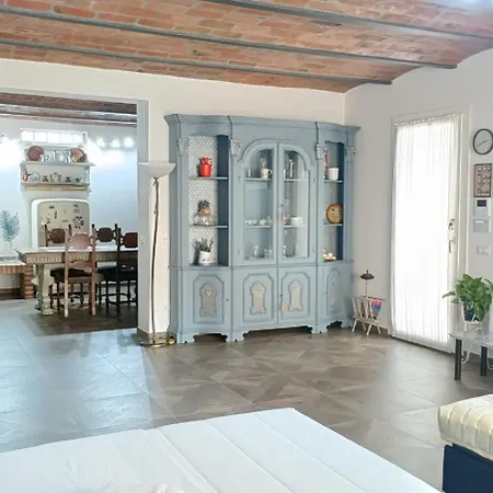 فندق مبيت وإفطار La Buldrina Suite-home كاستيل سان بييترو تي