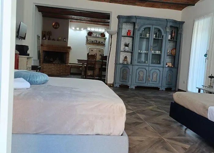 La Buldrina Suite-home לינה וארוחת בוקר קסטל סן פייטרו טרמה