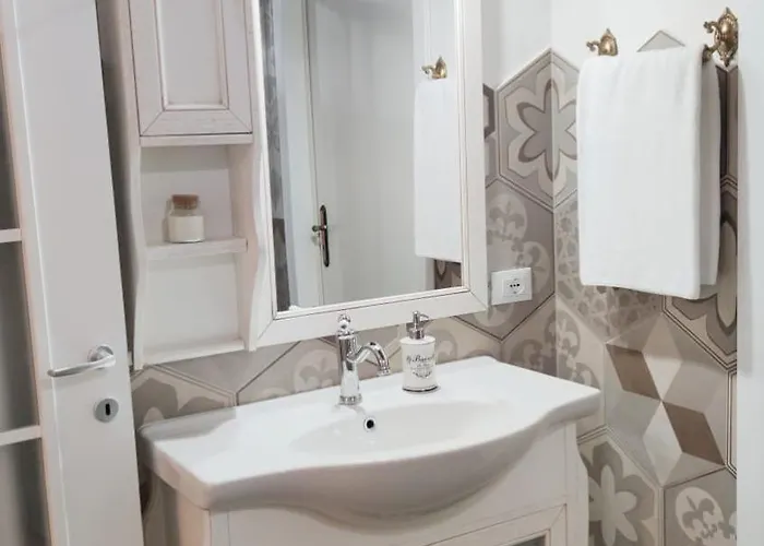 La Buldrina Suite-home לינה וארוחת בוקר קסטל סן פייטרו טרמה