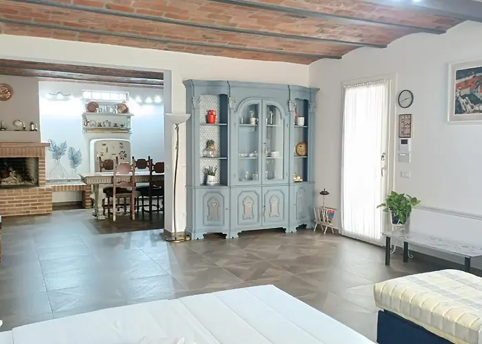 לינה וארוחת בוקר La Buldrina Suite-home קסטל סן פייטרו טרמה